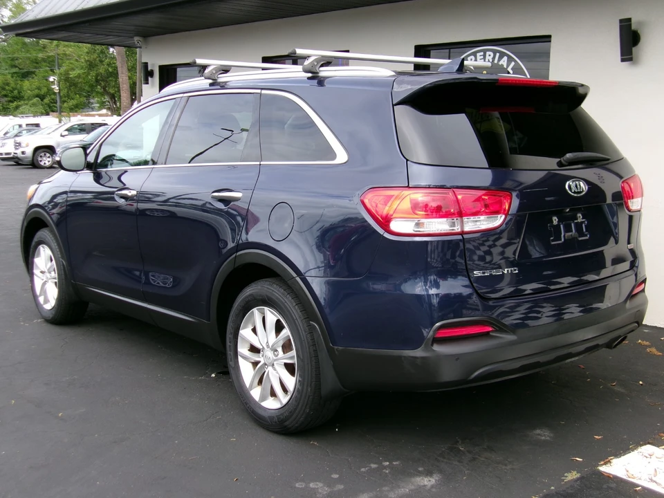 2016 Kia Sorento - Image 7 of 20
