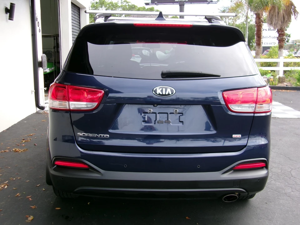 2016 Kia Sorento - Image 6 of 20