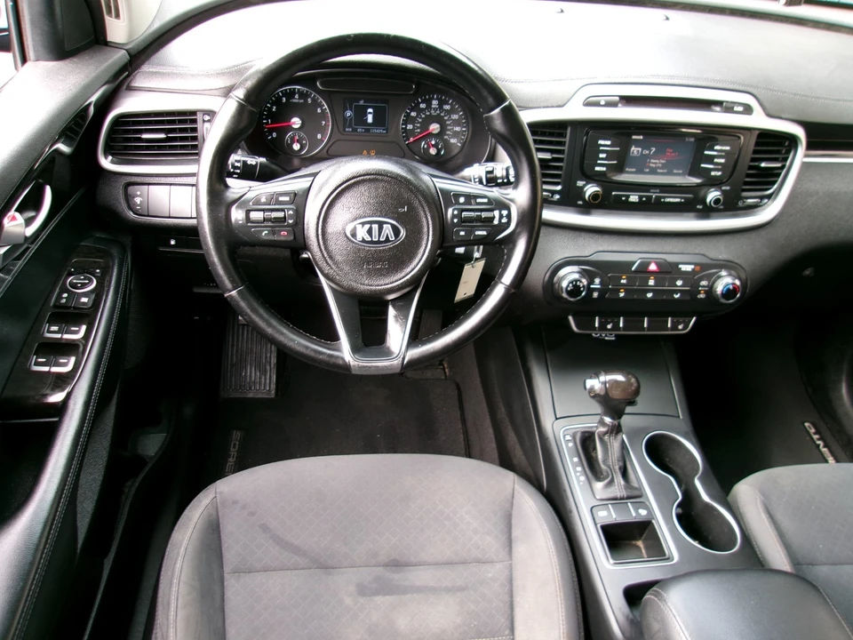 2016 Kia Sorento - Image 16 of 20