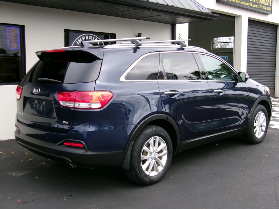 2016 Kia Sorento - Image 5 of 20