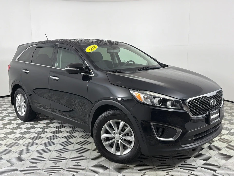 2016 Kia Sorento - Image 2 of 12