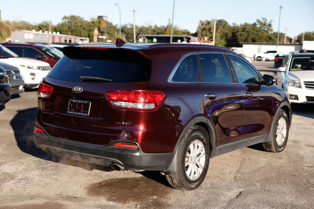 2016 Kia Sorento - Image 11 of 12
