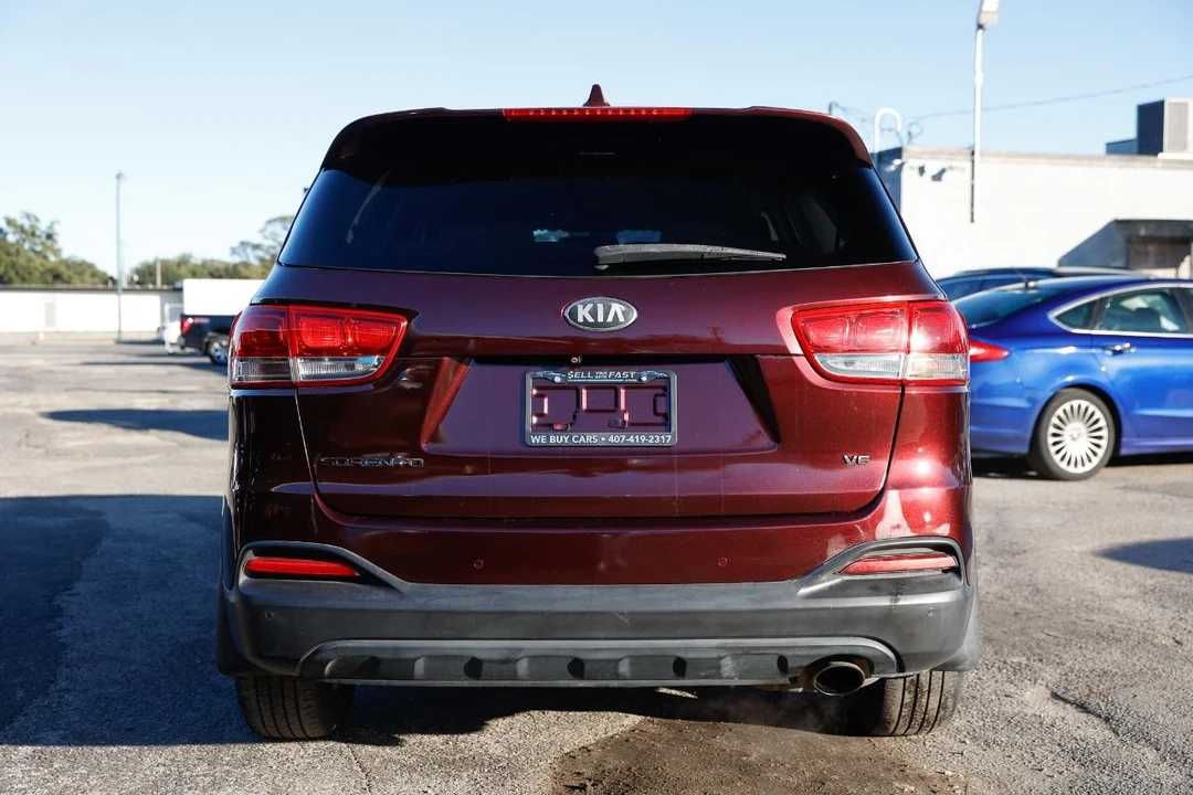 2016 Kia Sorento - Image 7 of 12