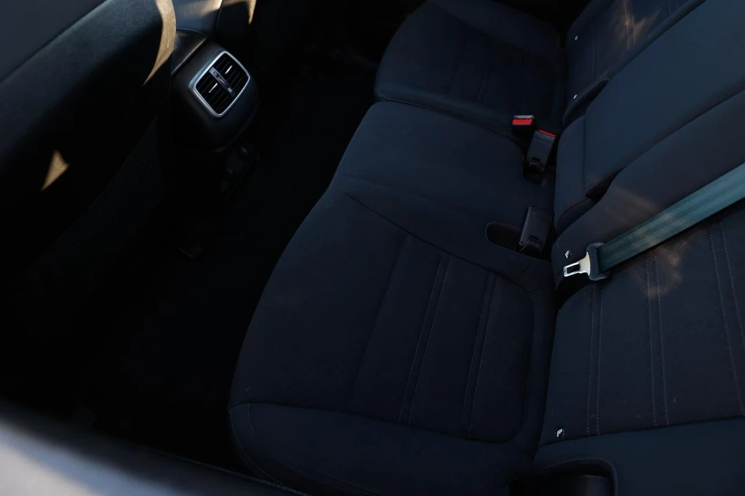 2016 Kia Sorento - Image 10 of 12