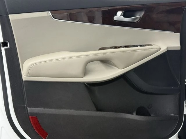 2016 Kia Sorento - Image 11 of 12