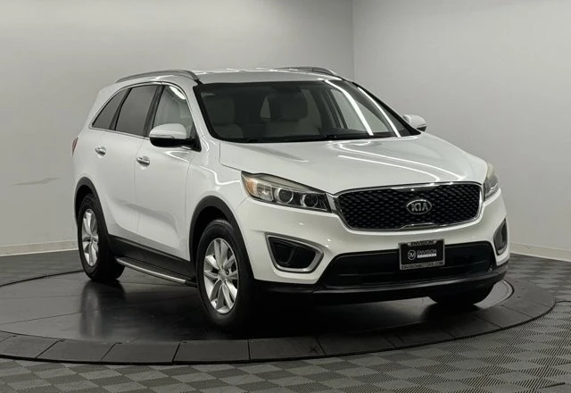 2016 Kia Sorento - Image 5 of 12