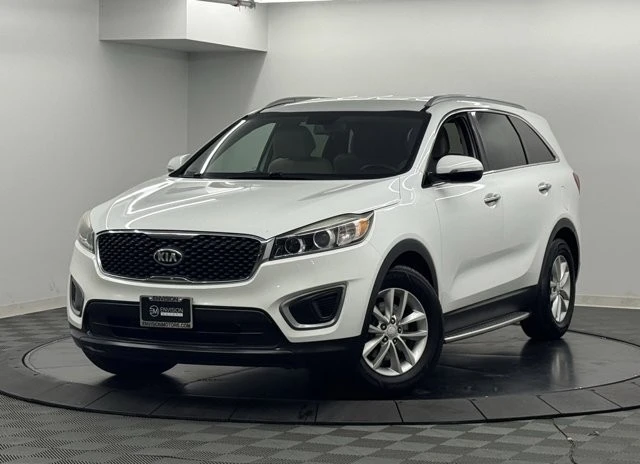 2016 Kia Sorento - Image 2 of 12