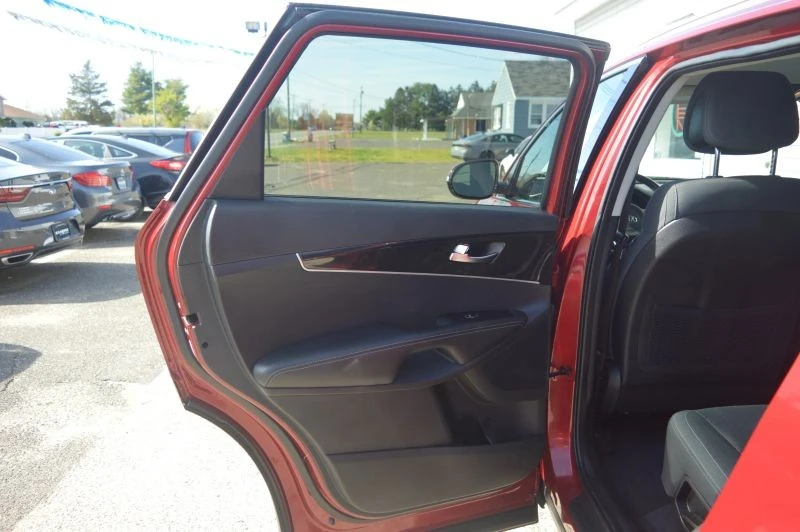 2016 Kia Sorento - Image 6 of 12