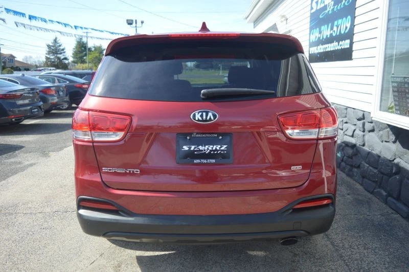 2016 Kia Sorento - Image 4 of 12
