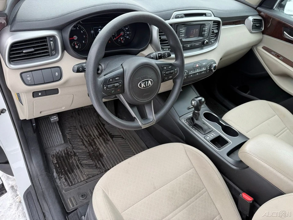 2016 Kia Sorento - Image 11 of 12