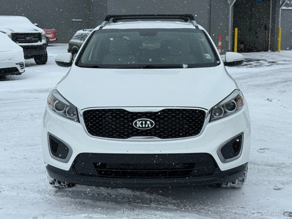 2016 Kia Sorento - Image 8 of 12