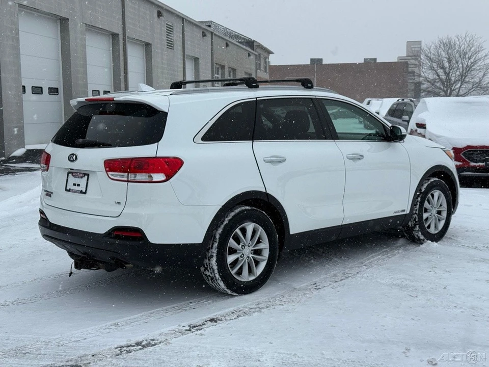 2016 Kia Sorento - Image 3 of 12
