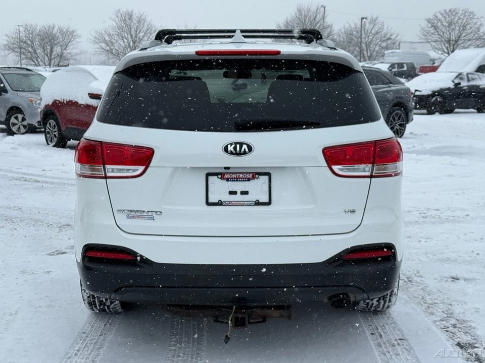 2016 Kia Sorento - Image 4 of 12