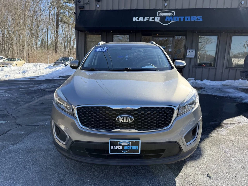 2016 Kia Sorento - Image 5 of 31