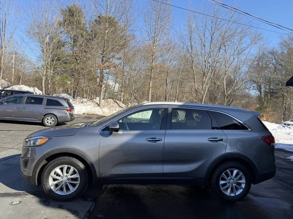2016 Kia Sorento - Image 8 of 31