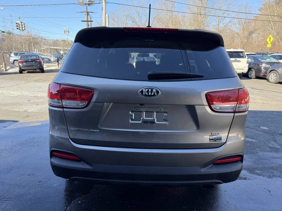 2016 Kia Sorento - Image 12 of 21