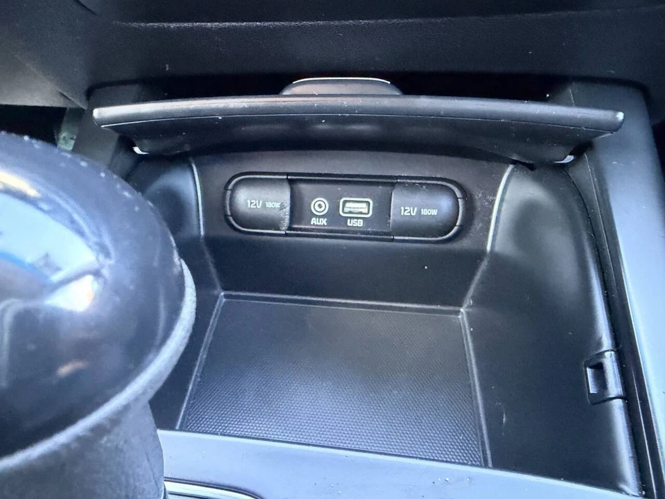 2016 Kia Sorento - Image 21 of 31