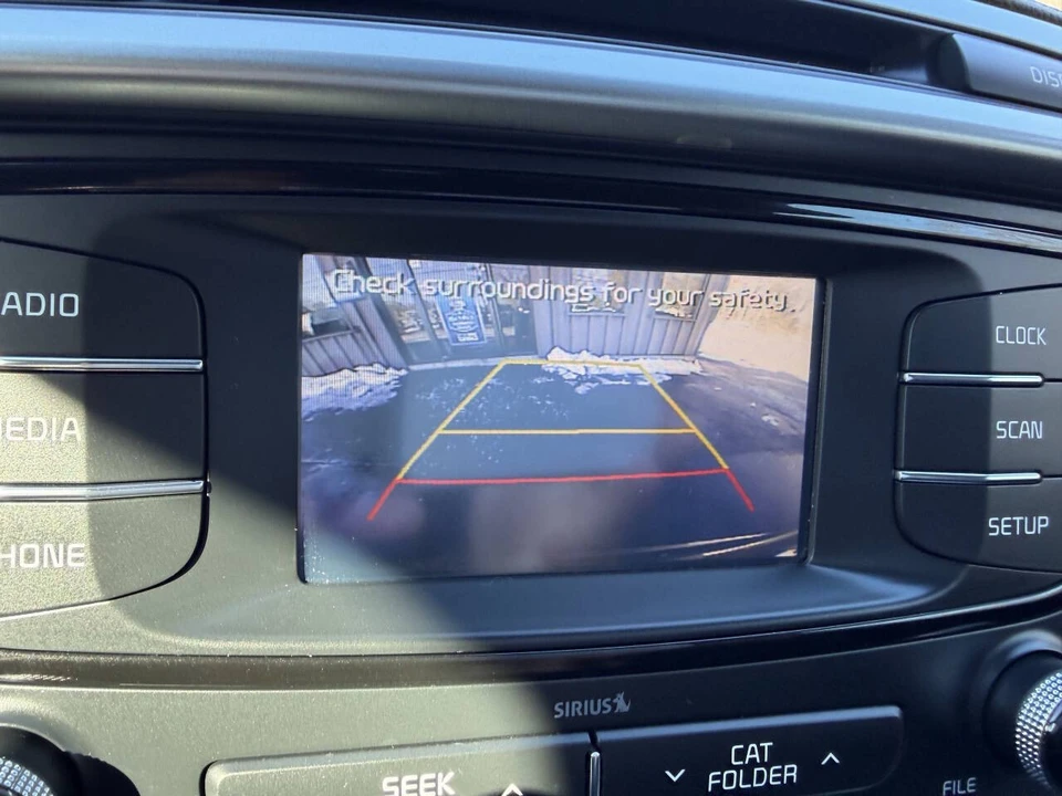 2016 Kia Sorento - Image 18 of 21