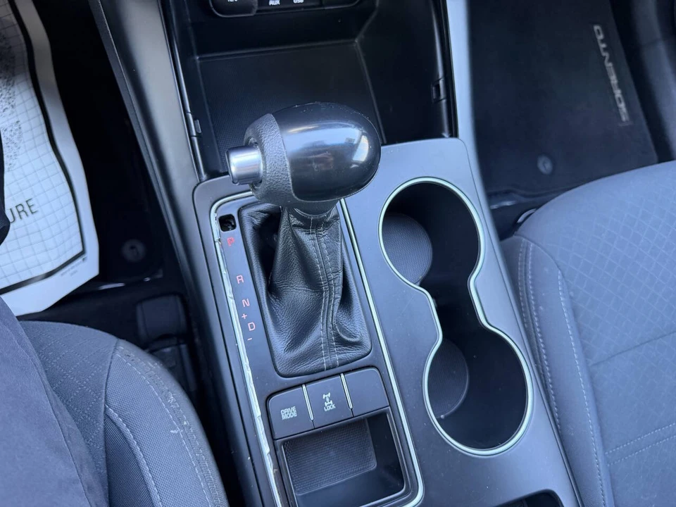 2016 Kia Sorento - Image 22 of 31