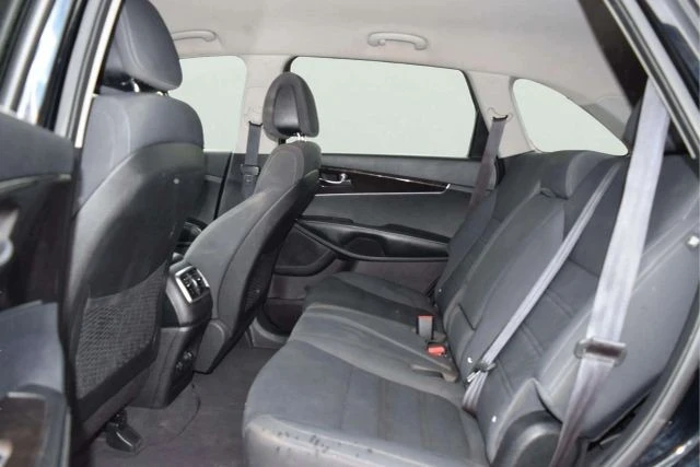 2016 Kia Sorento - Image 15 of 21