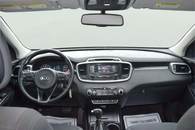 2016 Kia Sorento - Image 9 of 21