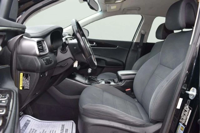 2016 Kia Sorento - Image 17 of 21