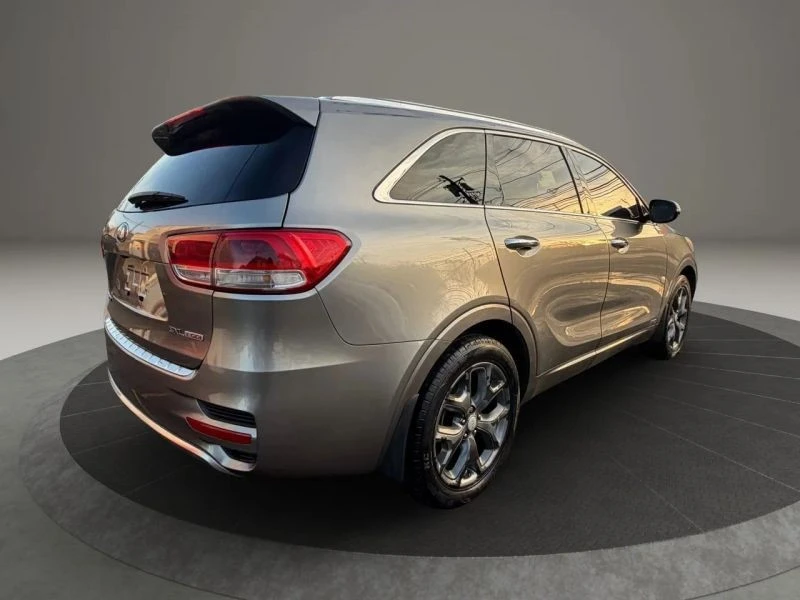 2016 Kia Sorento - Image 5 of 12