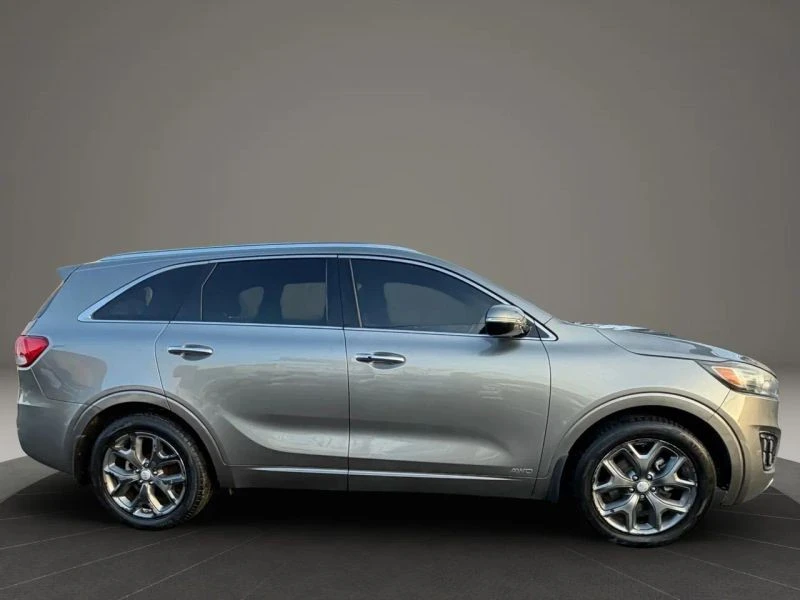 2016 Kia Sorento - Image 4 of 12
