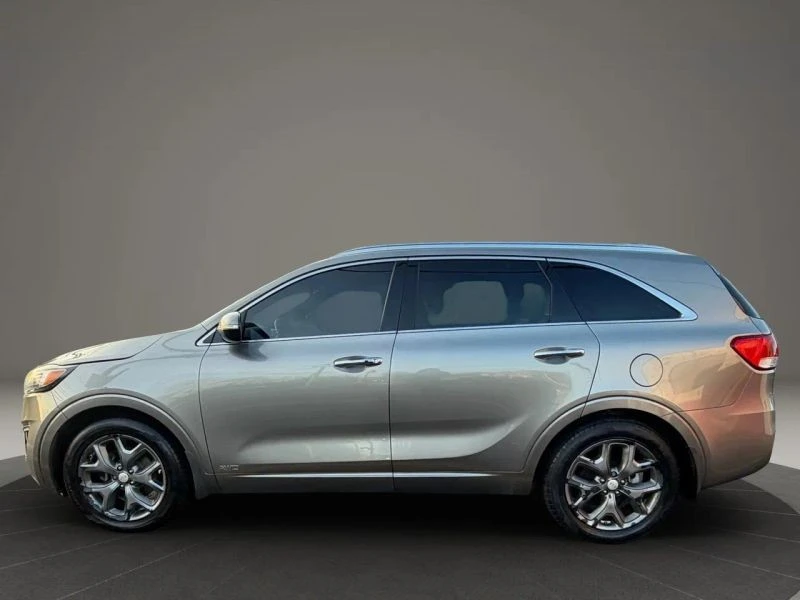 2016 Kia Sorento - Image 8 of 12