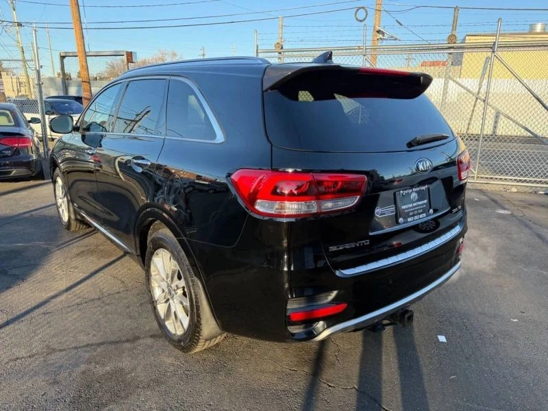 2016 Kia Sorento - Image 4 of 12