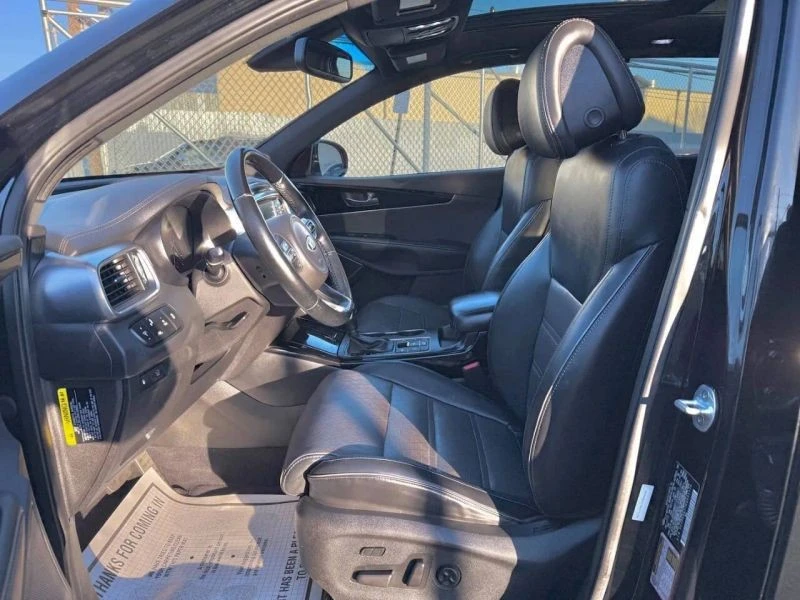 2016 Kia Sorento - Image 9 of 12