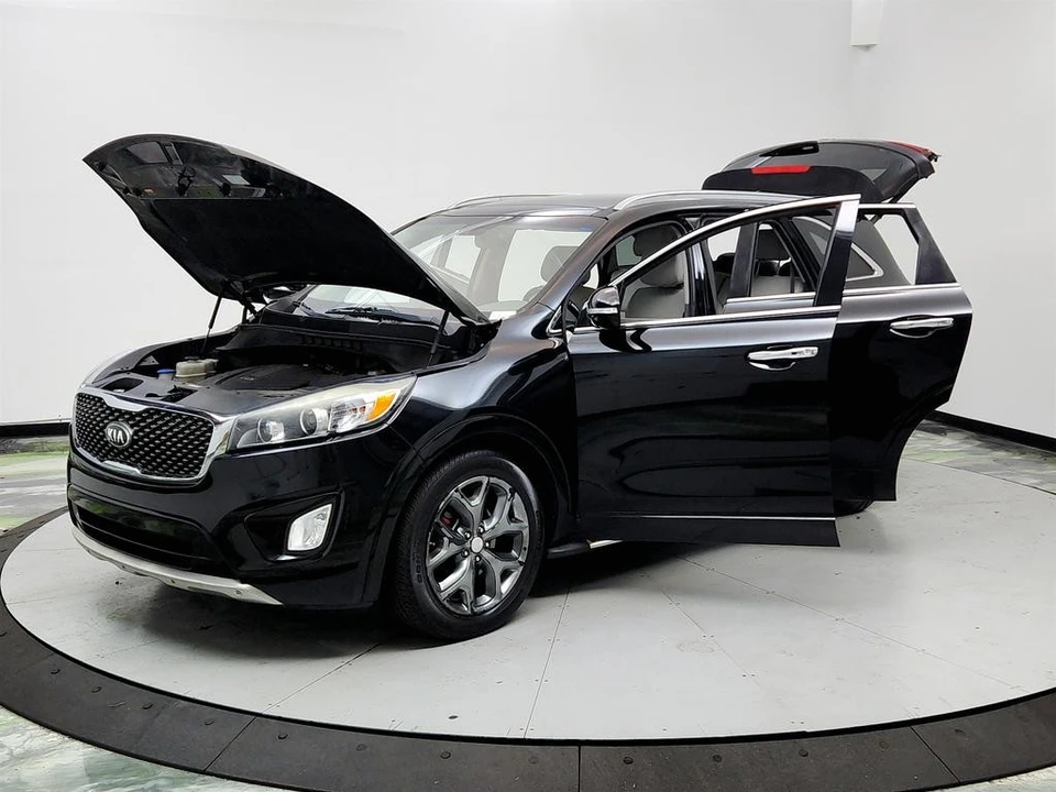 2016 Kia Sorento - Image 9 of 12