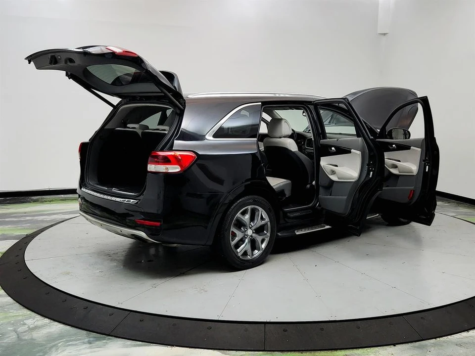 2016 Kia Sorento - Image 11 of 12