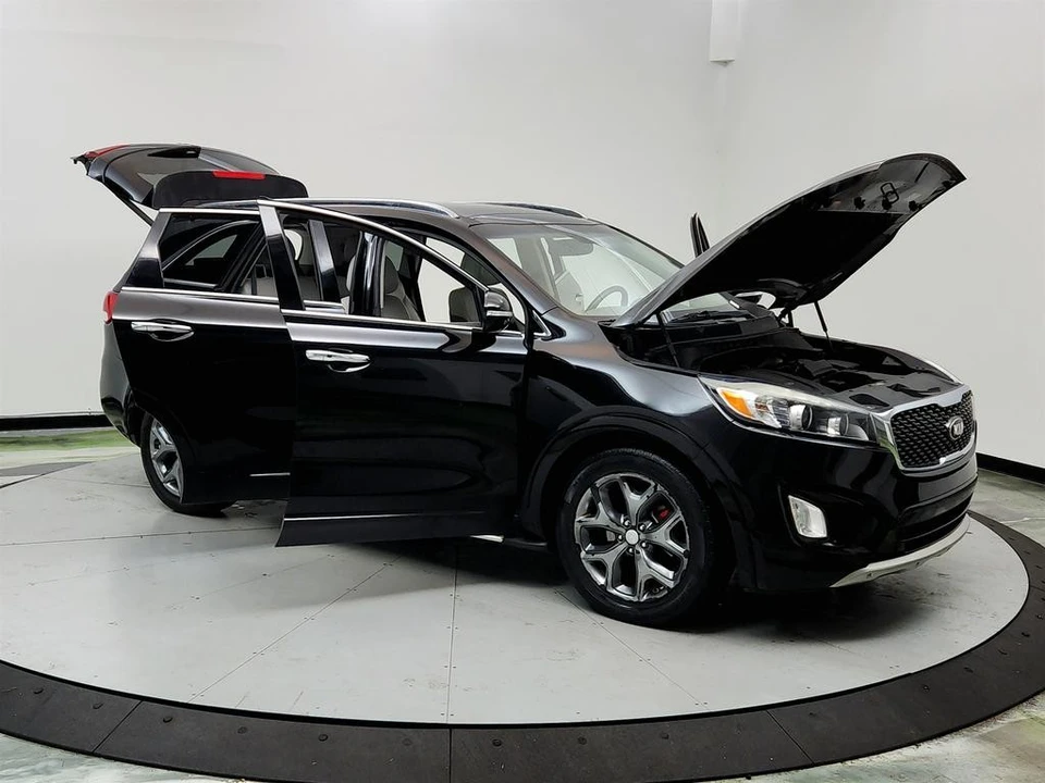 2016 Kia Sorento - Image 10 of 12