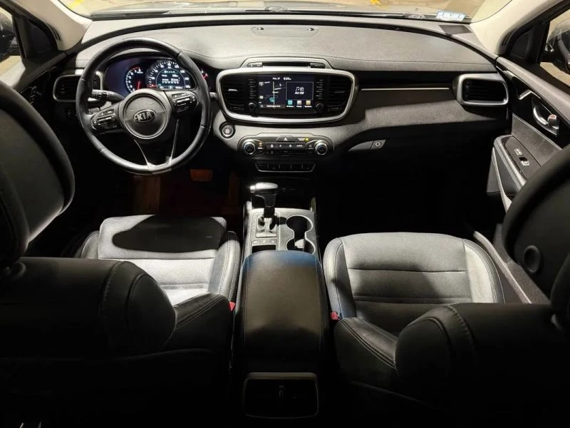 2016 Kia Sorento - Image 9 of 12
