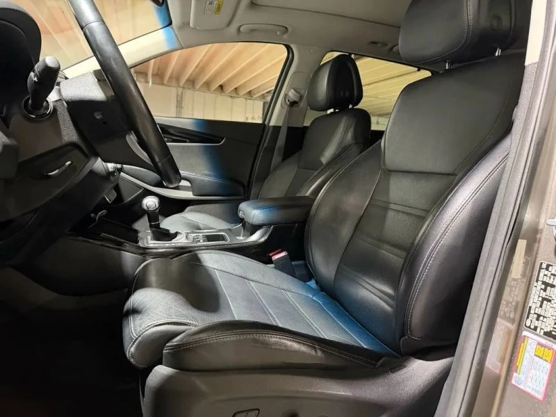 2016 Kia Sorento - Image 10 of 12
