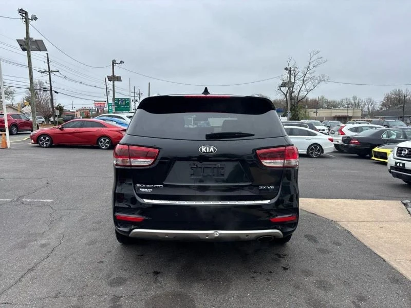 2016 Kia Sorento - Image 5 of 12