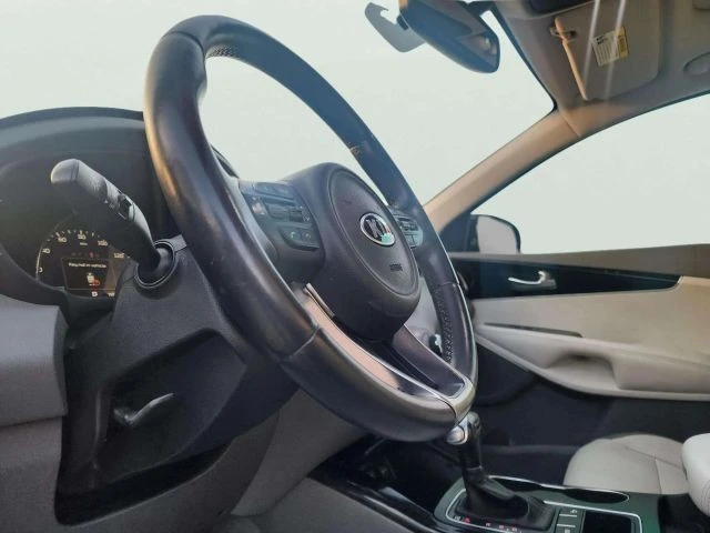 2016 Kia Sorento - Image 12 of 21