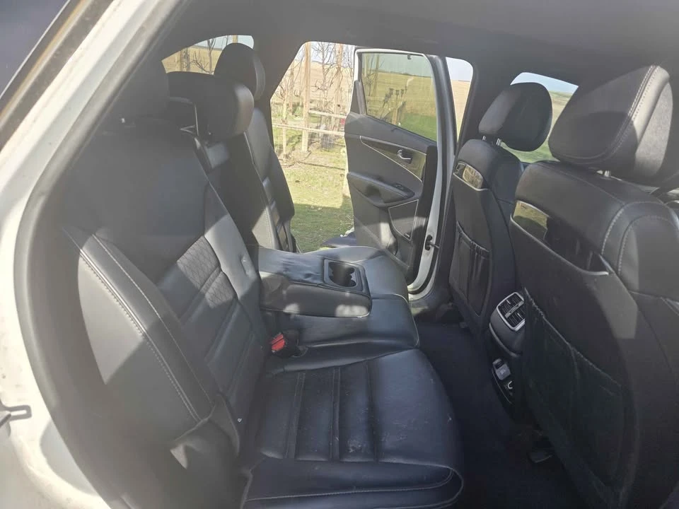 2016 Kia Sorento - Image 5 of 7