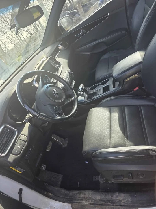 2016 Kia Sorento - Image 4 of 7