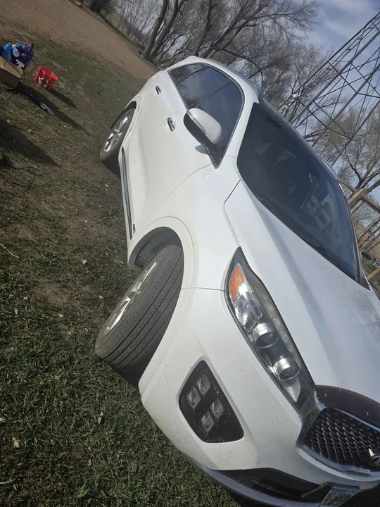 2016 Kia Sorento - Image 2 of 7