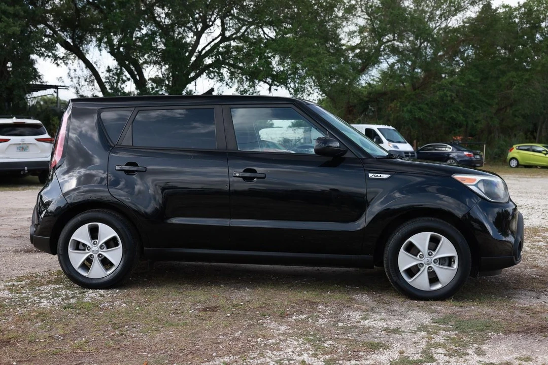 2016 Kia Soul - Image 13 of 21