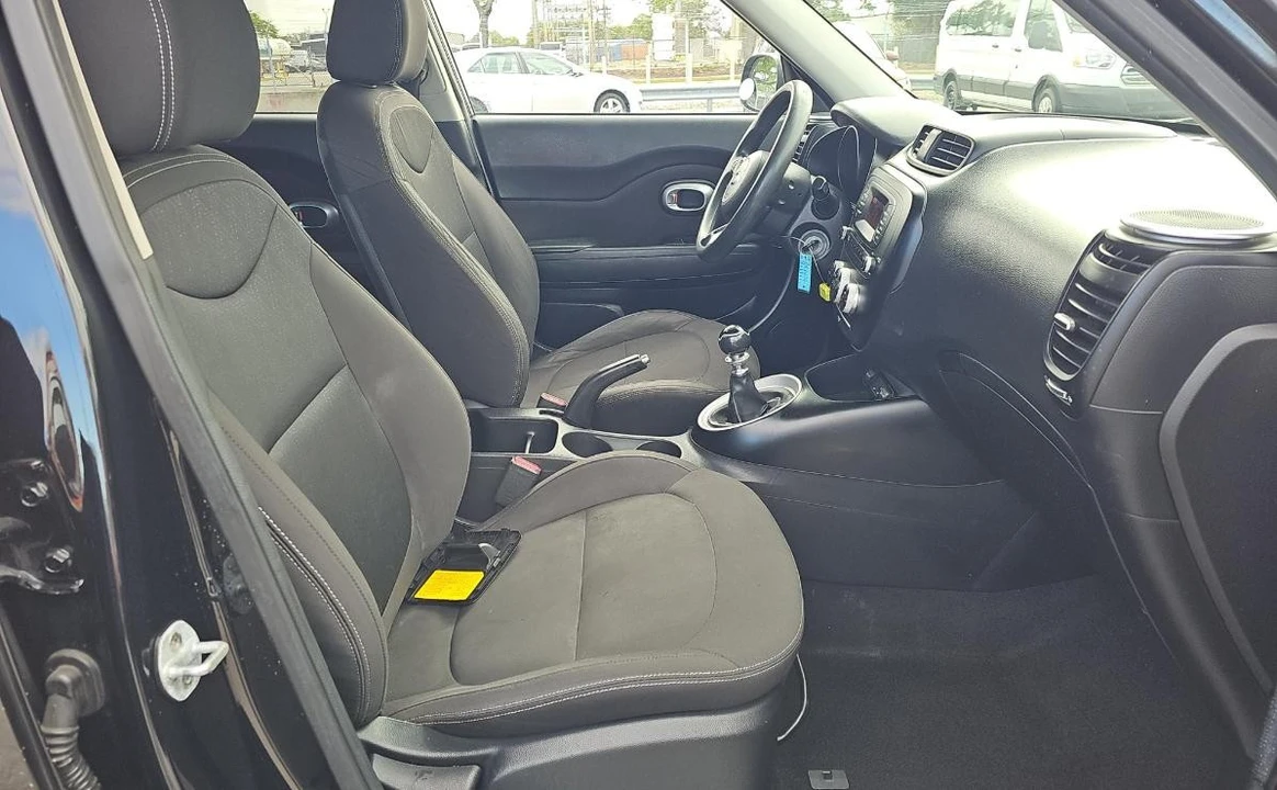 2016 Kia Soul - Image 8 of 14
