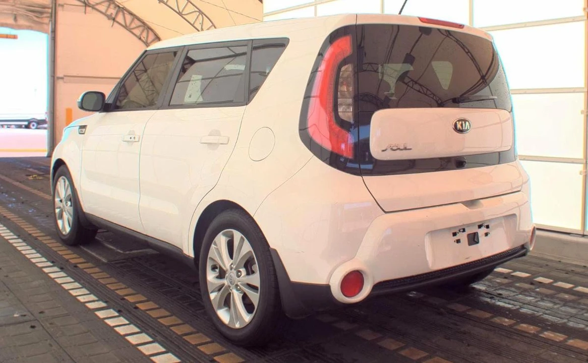 2016 Kia Soul - Image 6 of 14