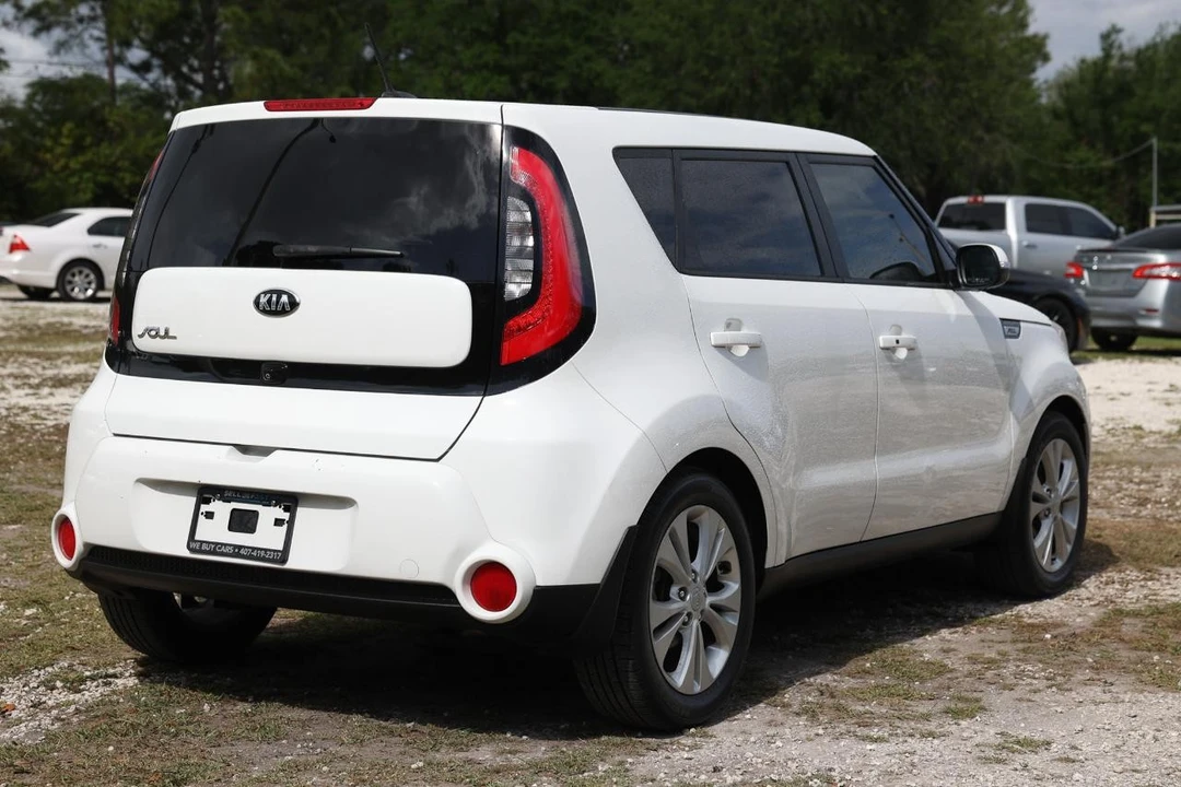 2016 Kia Soul - Image 11 of 21
