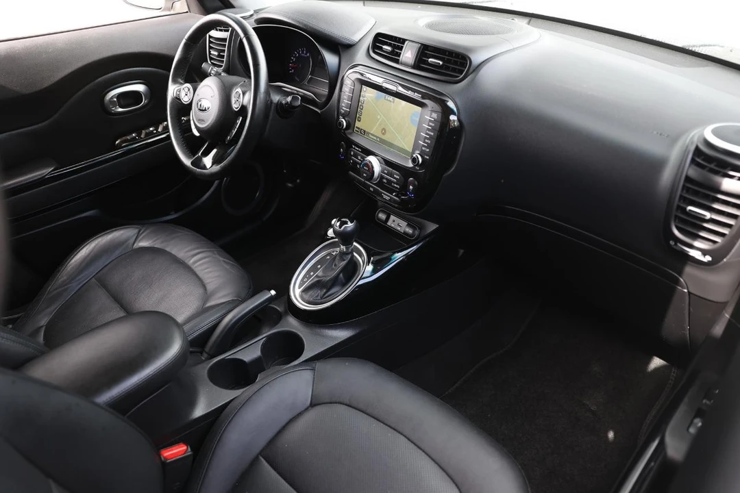 2016 Kia Soul - Image 18 of 21