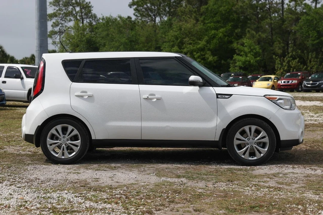 2016 Kia Soul - Image 13 of 21
