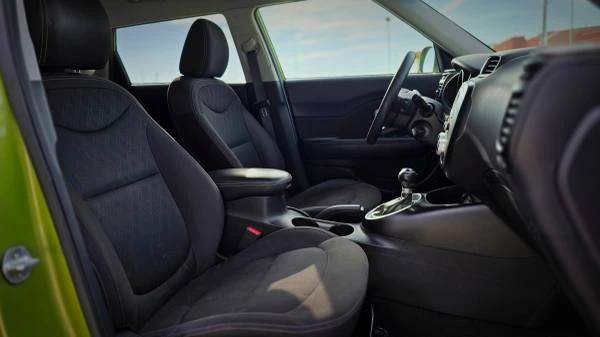 2016 Kia Soul - Image 8 of 10
