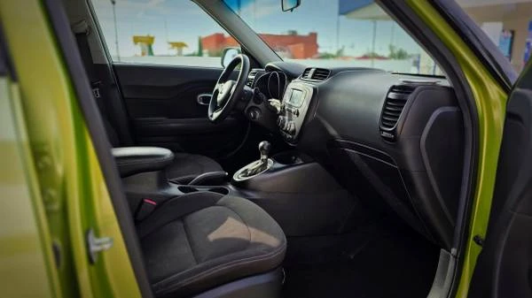 2016 Kia Soul - Image 7 of 10