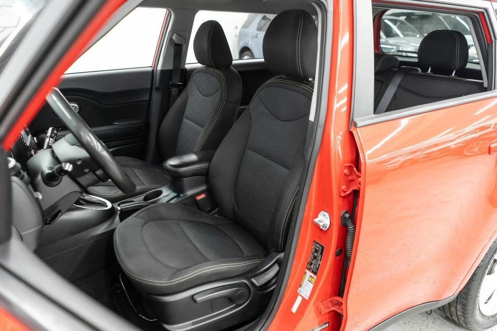 2016 Kia Soul - Image 8 of 12
